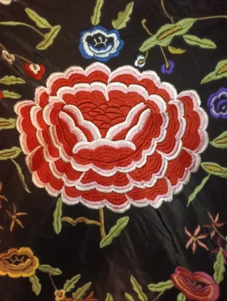 Mantón de Manila bordado flores nuevo