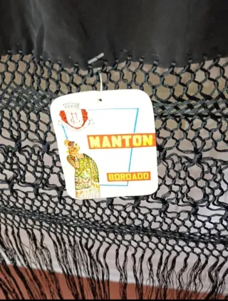 Mantón de Manila bordado flores nuevo