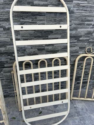 Cuna antigua de forja