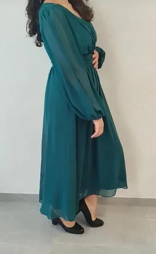 Vestido verde escote V cruzado gasa