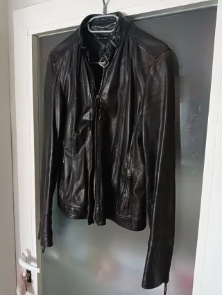 Chaqueta Massimo Dutti de Piel.