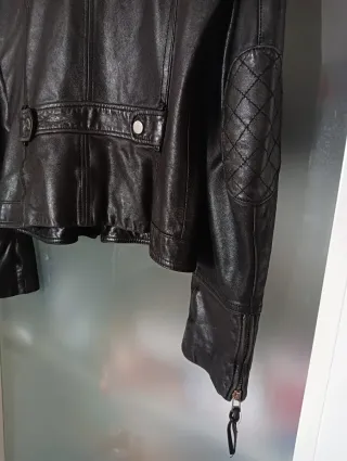 Chaqueta Massimo Dutti de Piel.