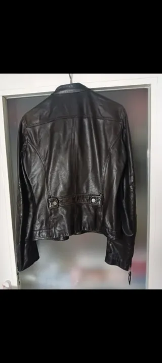 Chaqueta Massimo Dutti de Piel.