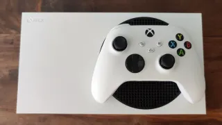 Xbox Series S + Mando Original Blanco