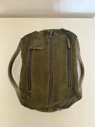 Bolso de mano verde militar