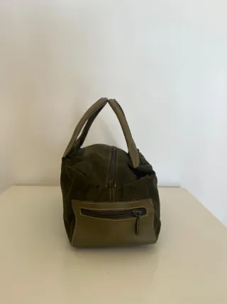 Bolso de mano verde militar