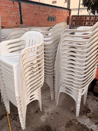 Sillas de terraza apilables blancas