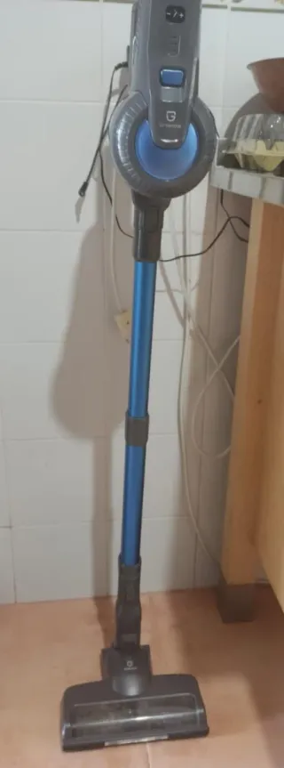 Aspiradora sin cable con accesorios