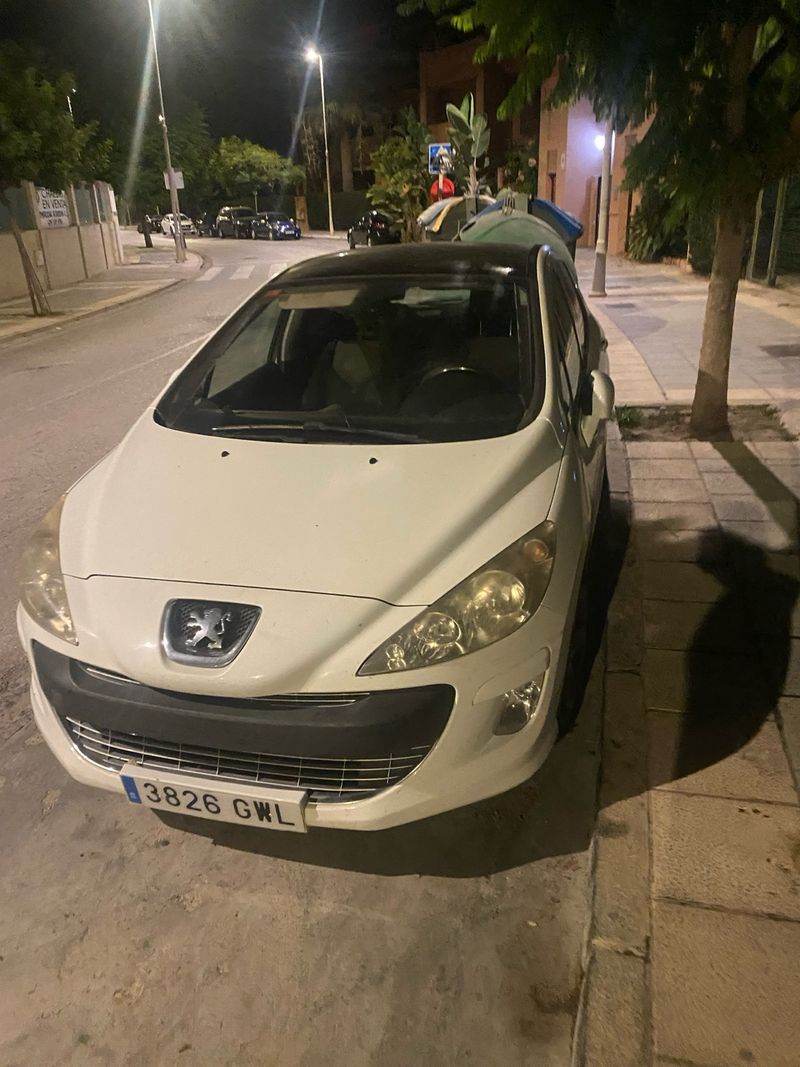 Peugeot 308 2010 - foto 1