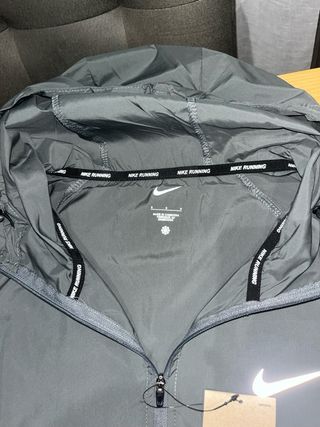 Conjunto deportivo Nike gris