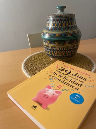 29 días para conectar con tu felicidad económic...