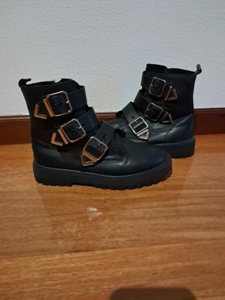 Botines Zara Talla 36 con Hebillas