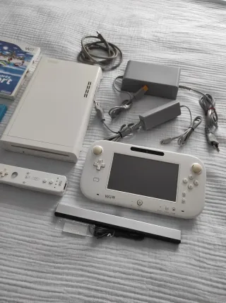 Nintendo Wii U Blanca + Accesorios y Juegos