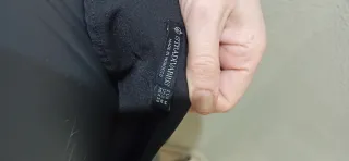 Top asimétrico negro una manga talla M