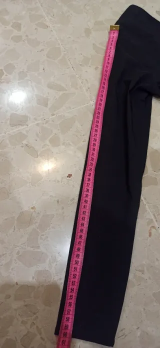 Top asimétrico negro una manga talla M