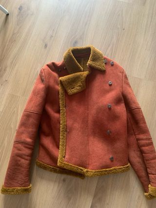 Cazadora de piel marrón