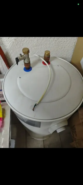 Calentador Eléctrico Ariston Blanco