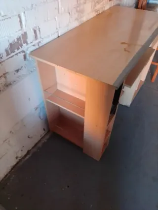 Escritorio madera y metal