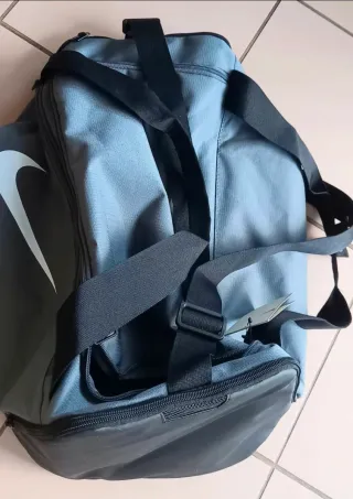 Borsa sportiva Nike grigia, 3 tasche