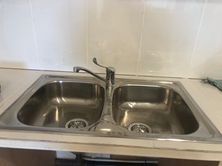 Mesa de trabajo madera y ceramica cafeteria