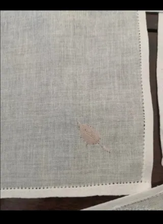 Tovaglioli ricamati in lino