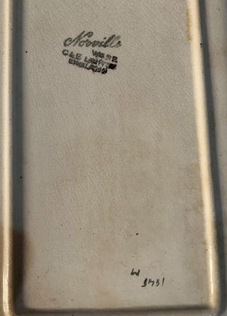 Pequeño plato antiguo en loza inglesa