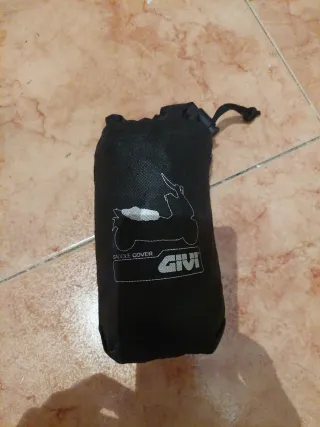 Funda impermeable GIVI asiento scooter