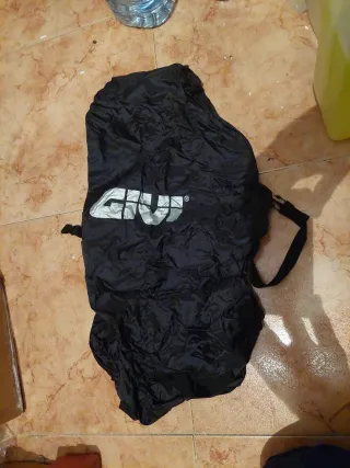 Funda impermeable GIVI asiento scooter