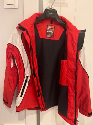 Cazadora Norge Talla S de niño. Comprada en Norueg