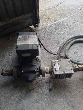 Bomba eléctrica con manguera