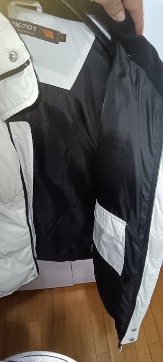 Gilet Bianco Imbottito in Pile Nero