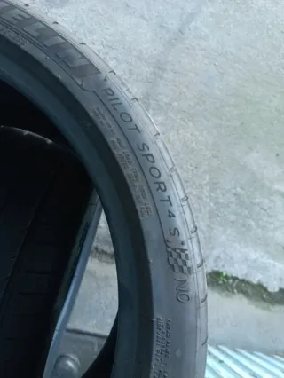 Michelin Pilot Sport 4S 265/35R20 99Y