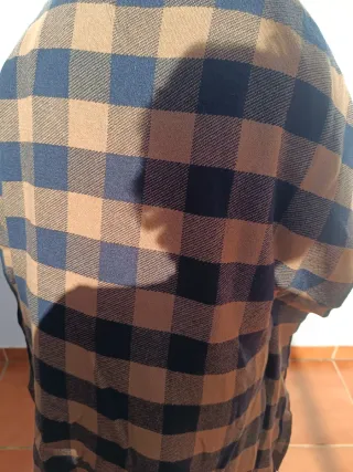 Chaleco con capucha cuadros marrón y azul