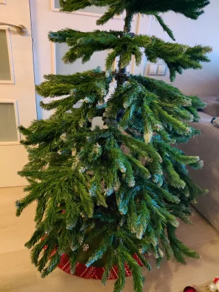 Árbol de Navidad artificial verde, puntas nevadas