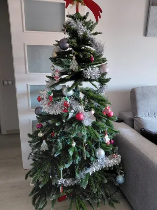 Árbol de Navidad artificial verde, puntas nevadas