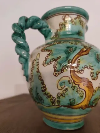 Jarrones de cerámica antiguos decorados