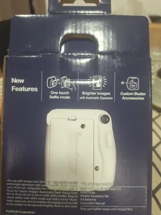 Cámara Fujifilm Instax Mini 11 Blanca mas funda