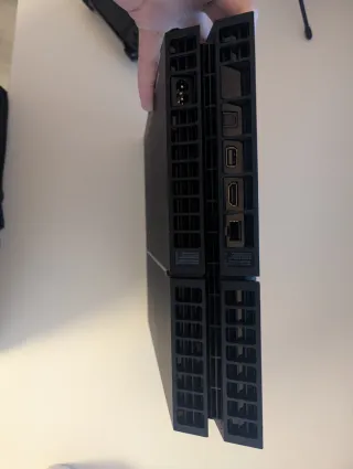 PS4 500GB Negra + Mando