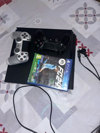 PS4 (PlayStation 4) con FIFA 24