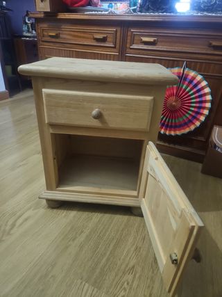 Mesilla de noche de madera