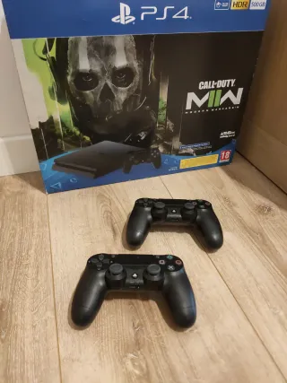 PS4 (PlayStation 4) Negra 500GB con 2 mandos