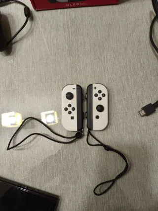 Nintendo Switch OLED Blanca y Negra