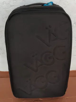 Maletas de viaje (roja y marrón)