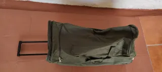 Maletas de viaje (roja y marrón)