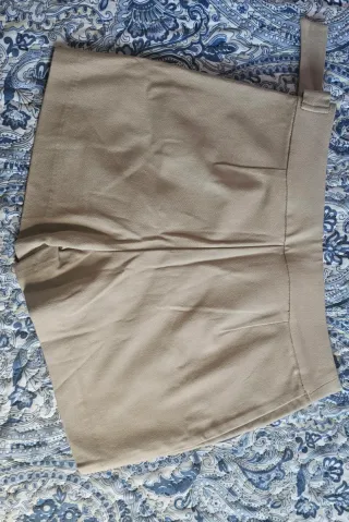Falda pantalón beige talla 34