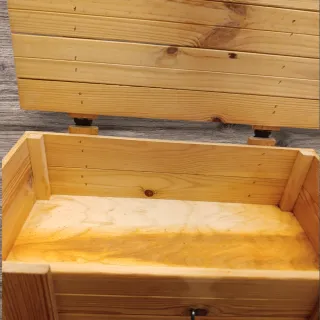 Cassetta in legno con chiusura metallica