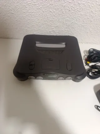 Consola Nintendo 64 Completa con Mando Rojo