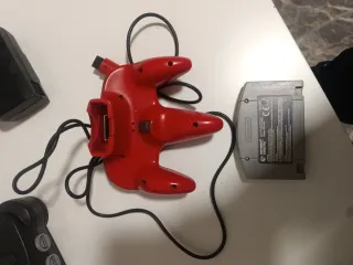 Consola Nintendo 64 Completa con Mando Rojo