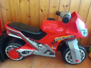 Moto correpasillos Molto Premium Roja