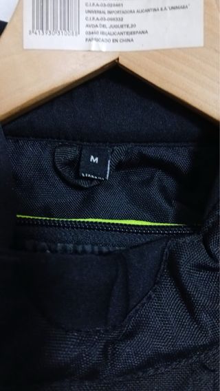 Chaqueta de moto negra nueva